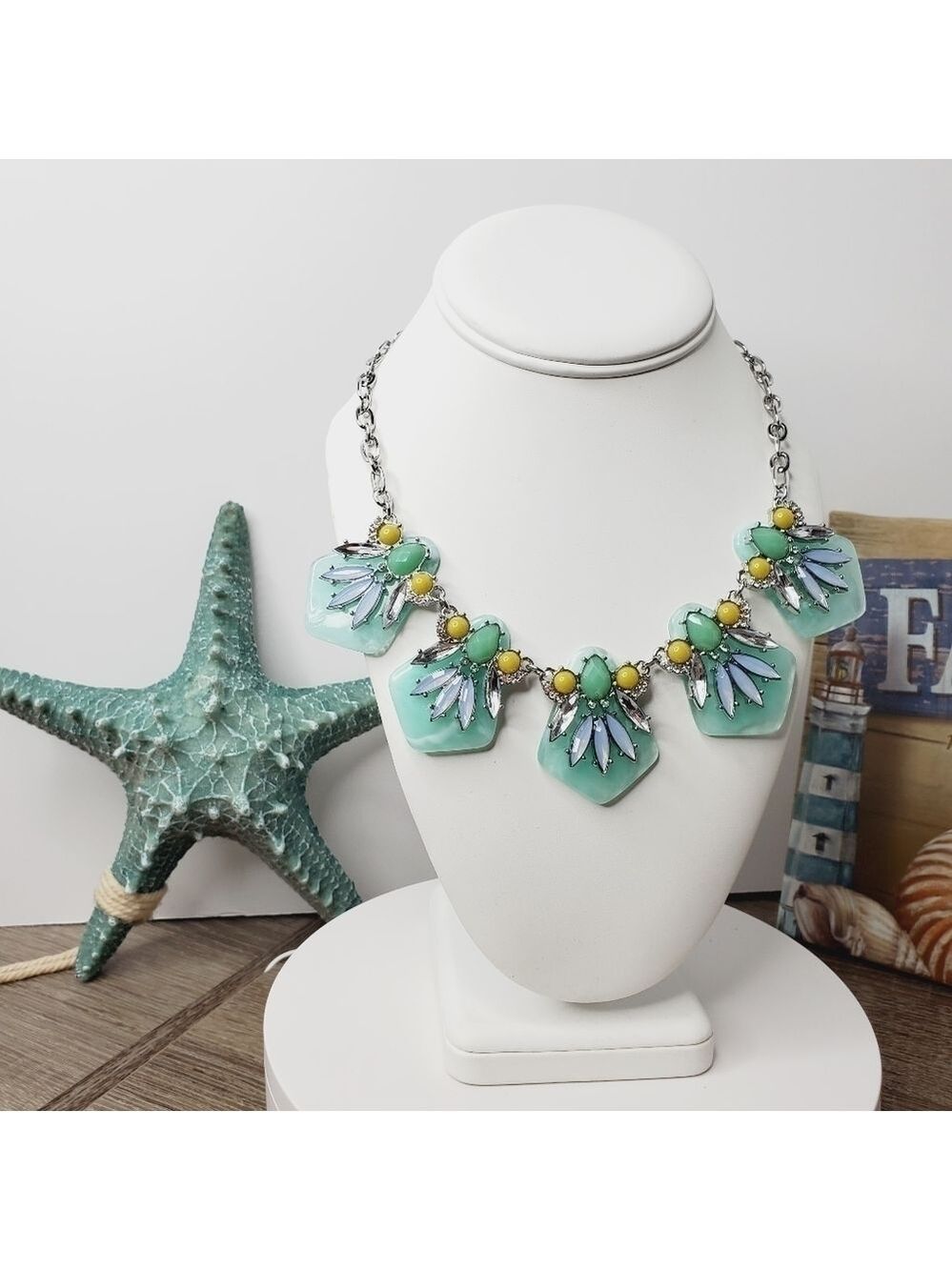 BAY‎ TO BAUBLES SILVER GREEN NECKLACE EMBELLISHED